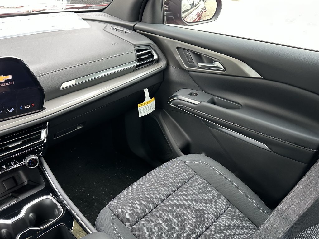 2027 Chevrolet Traverse LT - Photo 13