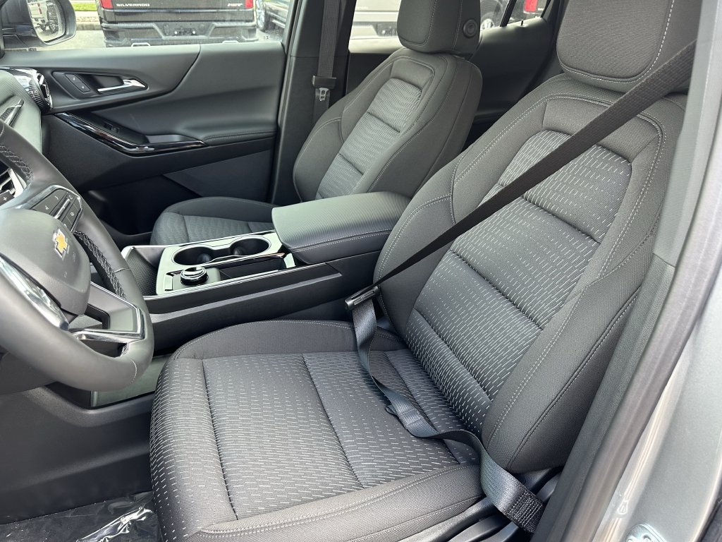2027 Chevrolet Equinox LT - Photo 18