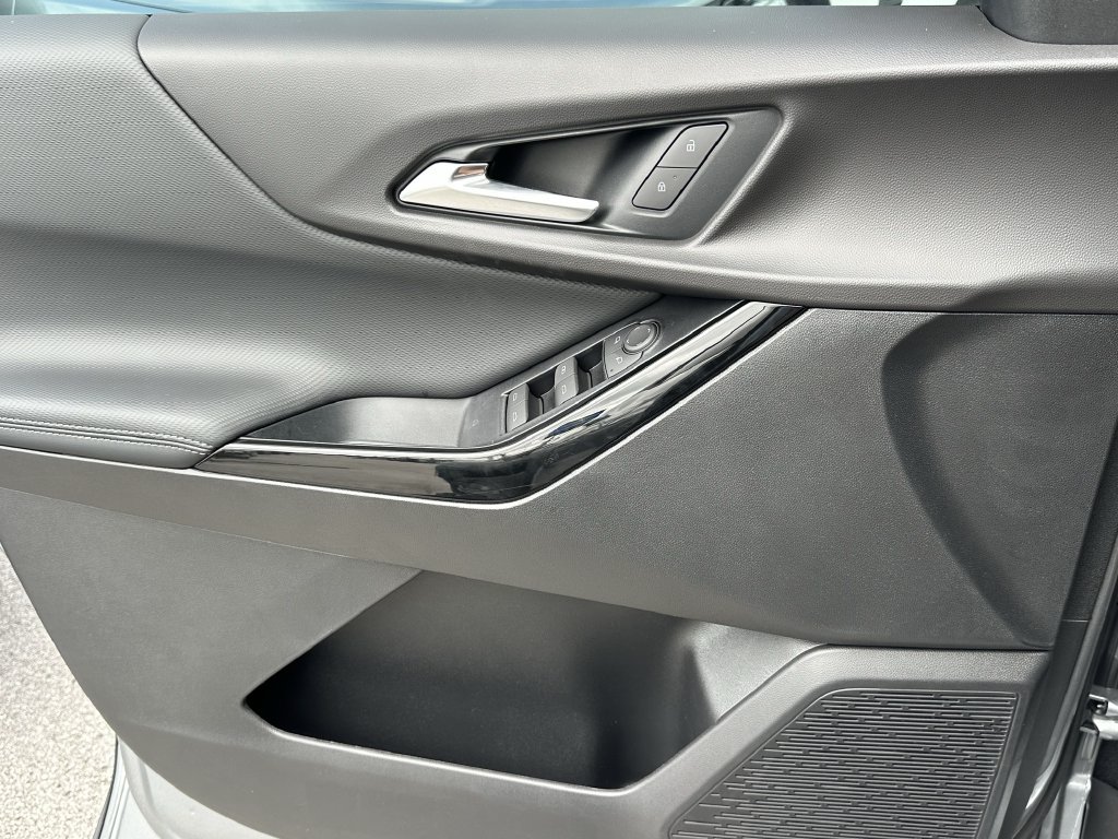 2027 Chevrolet Equinox LT - Photo 22