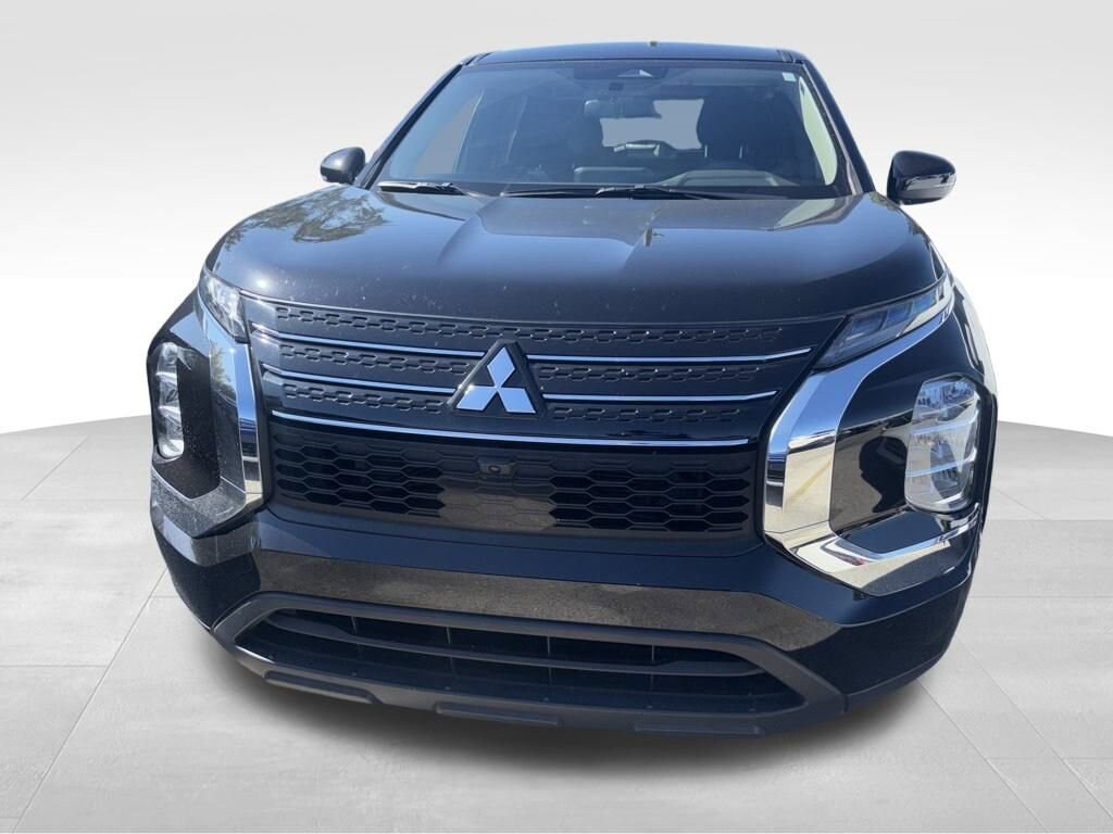 Used 2024 Mitsubishi Outlander ES