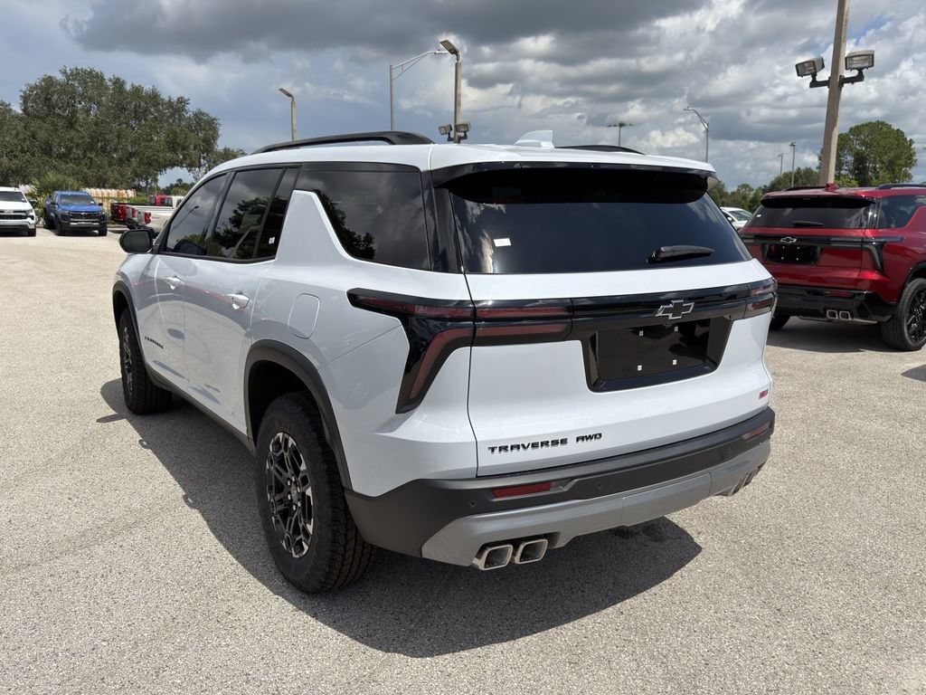 2027 Chevrolet Traverse Z71 - Photo 7