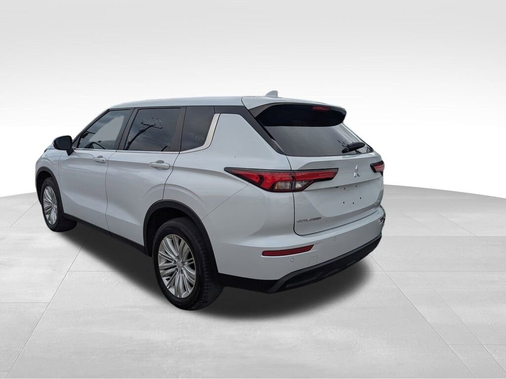 Used 2023 Mitsubishi Outlander ES