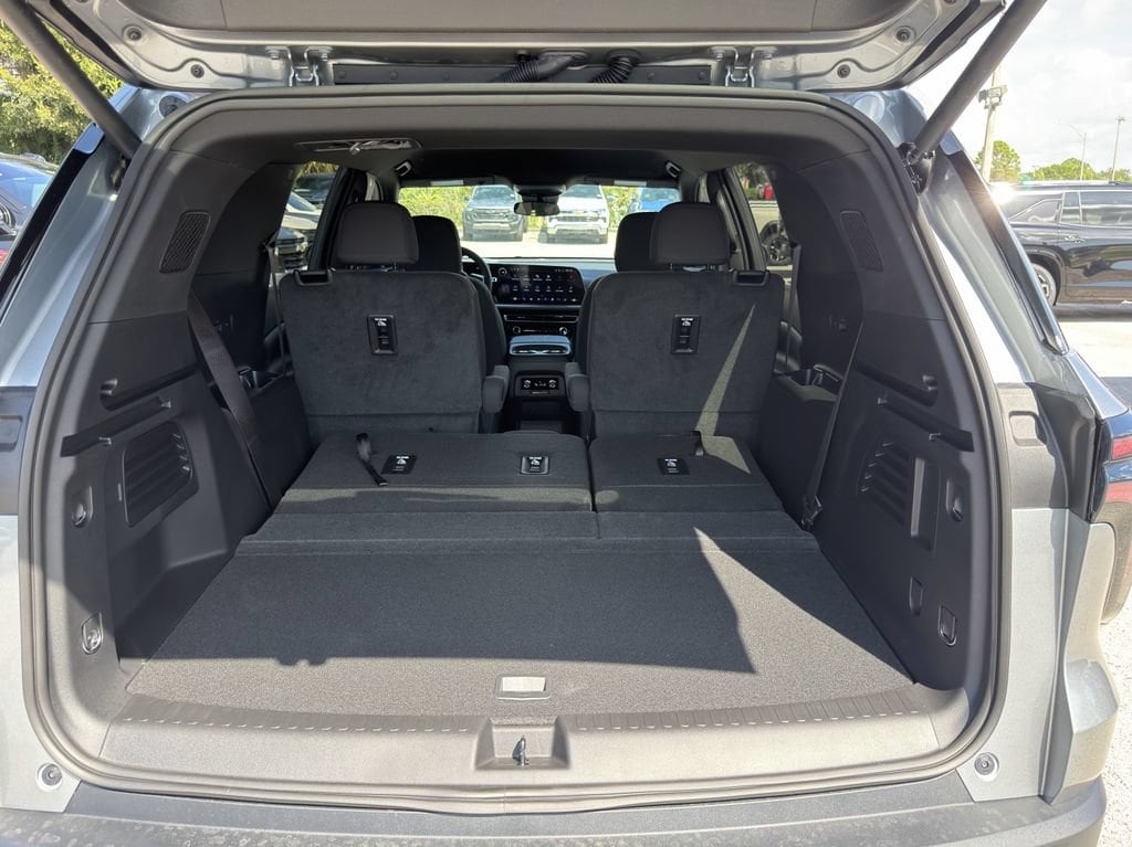 2026 Chevrolet Traverse LT - Photo 11