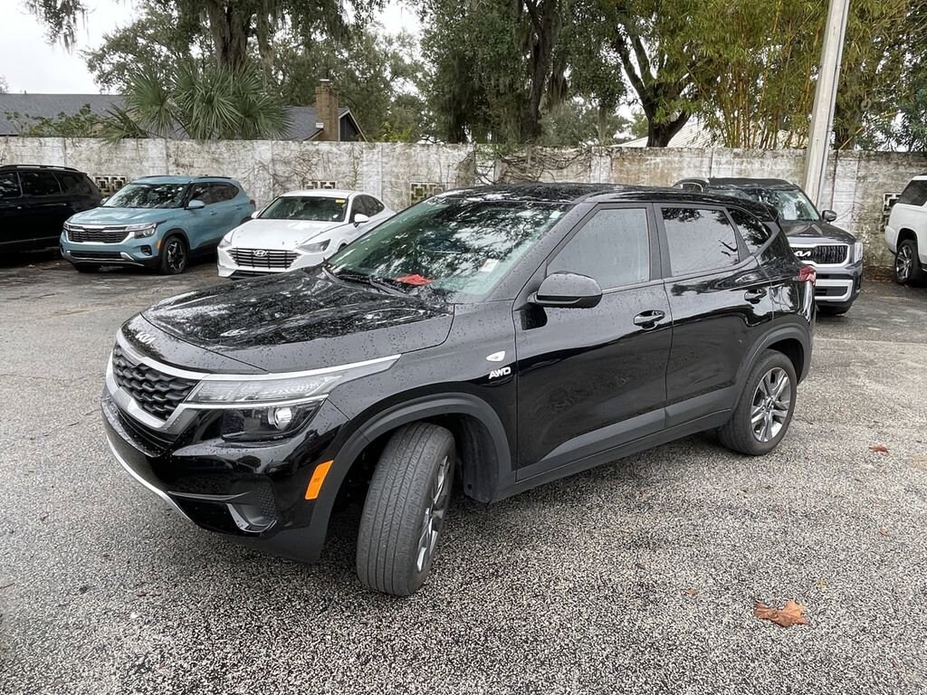 Used 2023 Kia Seltos LX