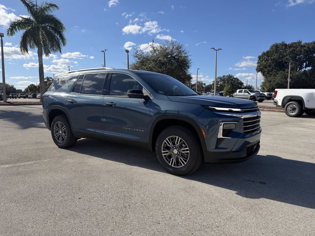 2026 Chevrolet Traverse LT's photo