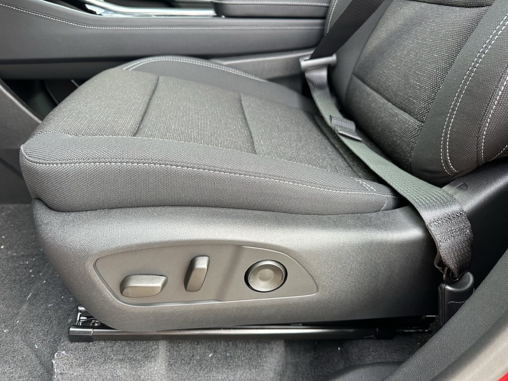 2027 Chevrolet Traverse LT - Photo 20