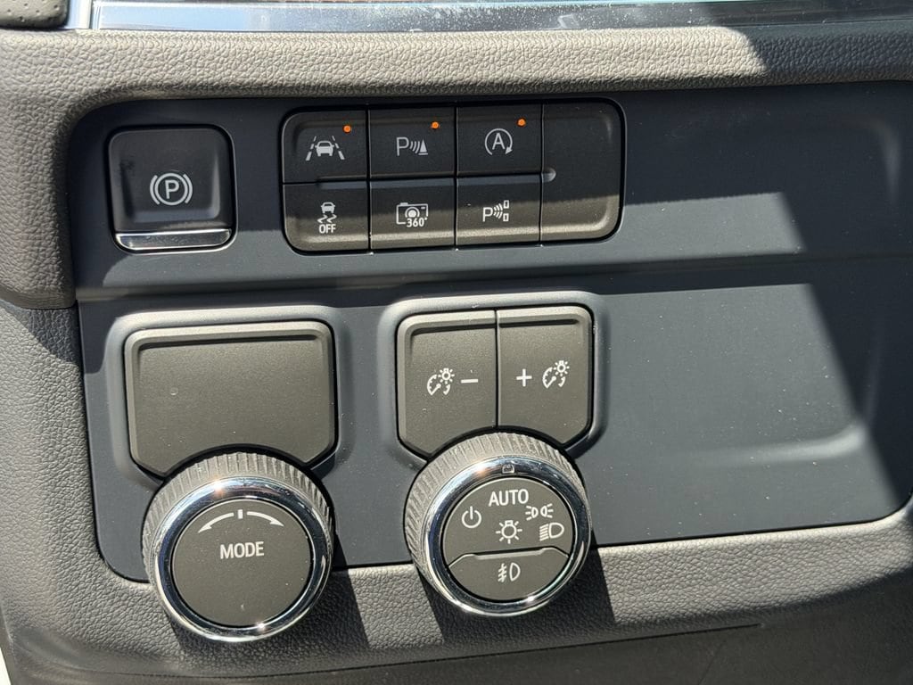2026 Chevrolet Suburban High Country - Photo 30
