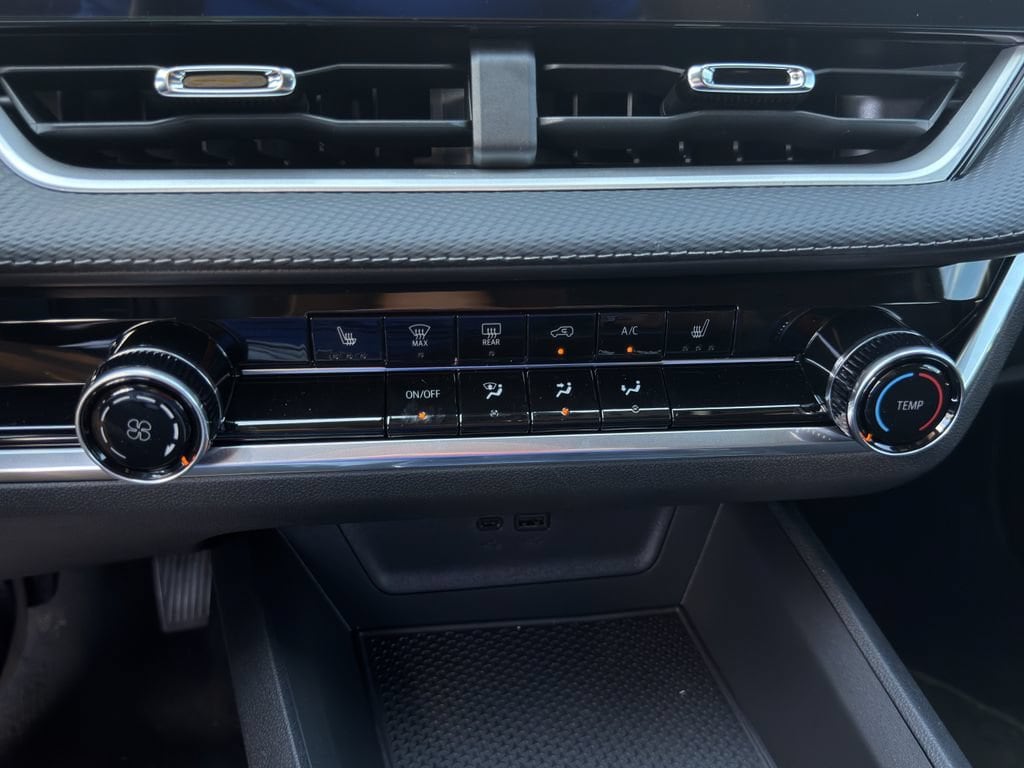 2027 Chevrolet Equinox LT - Photo 24