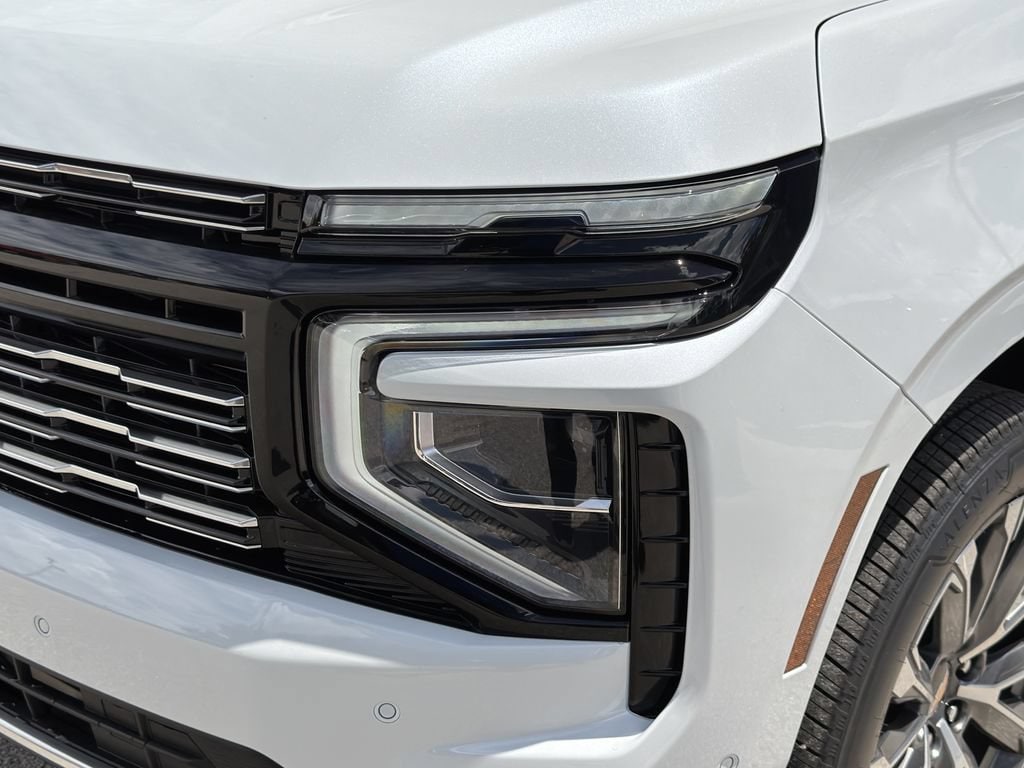 2026 Chevrolet Suburban High Country - Photo 8