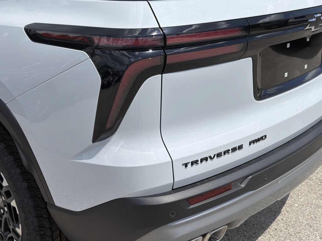 2027 Chevrolet Traverse Z71 - Photo 9