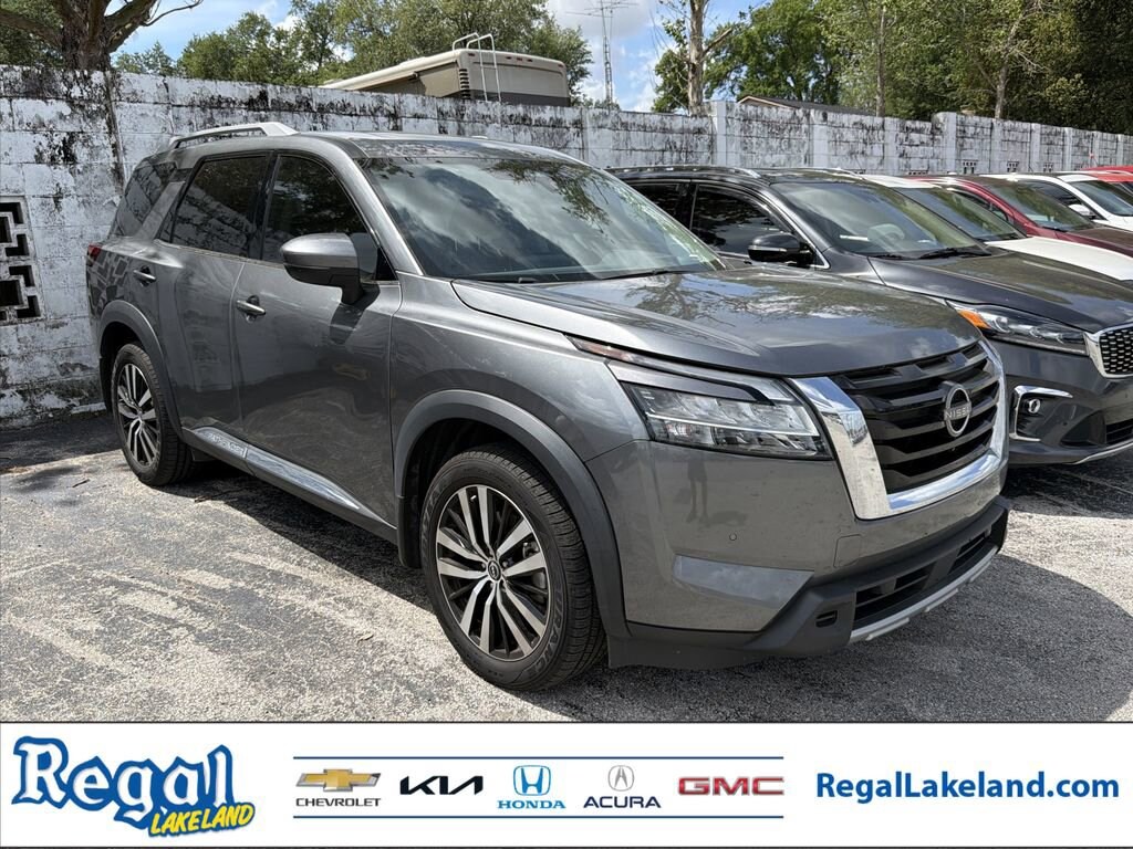 Used 2024 Nissan Pathfinder Platinum