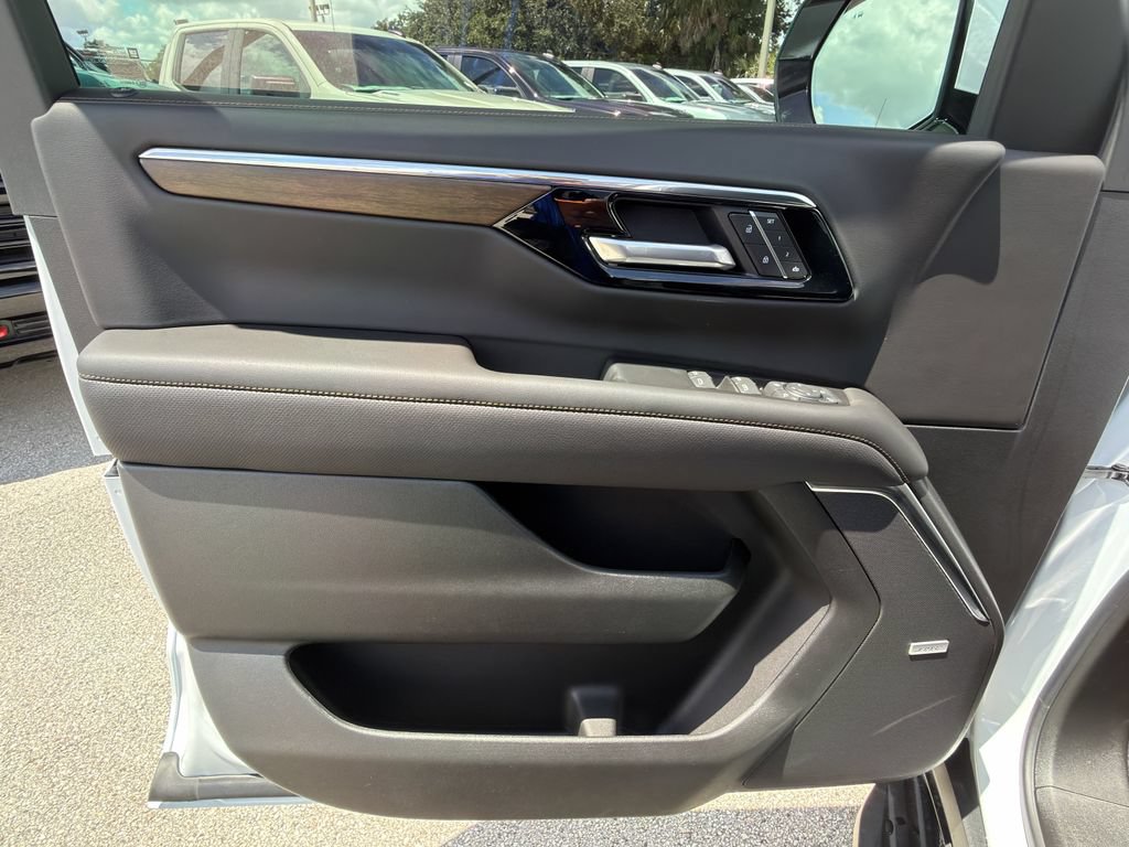2026 Chevrolet Suburban High Country - Photo 27