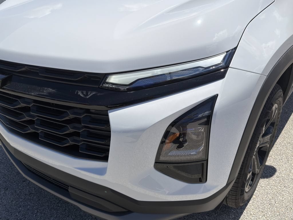 2027 Chevrolet Equinox LT - Photo 7