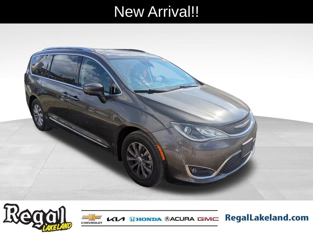 Used 2018 Chrysler Pacifica Touring L