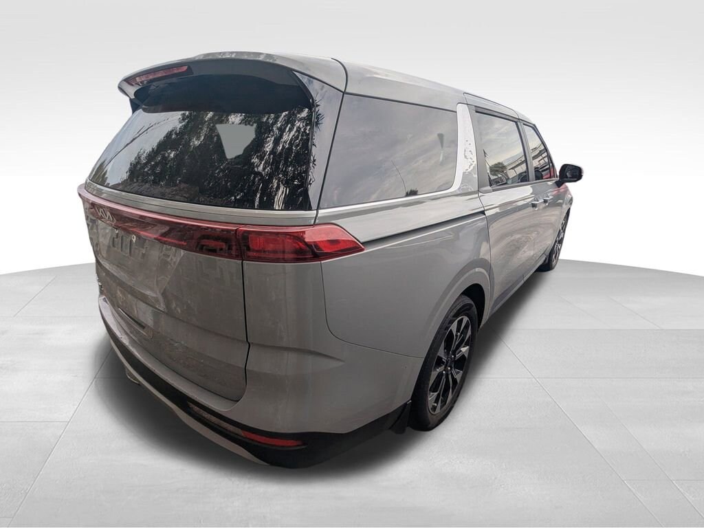 Used 2022 Kia Carnival EX