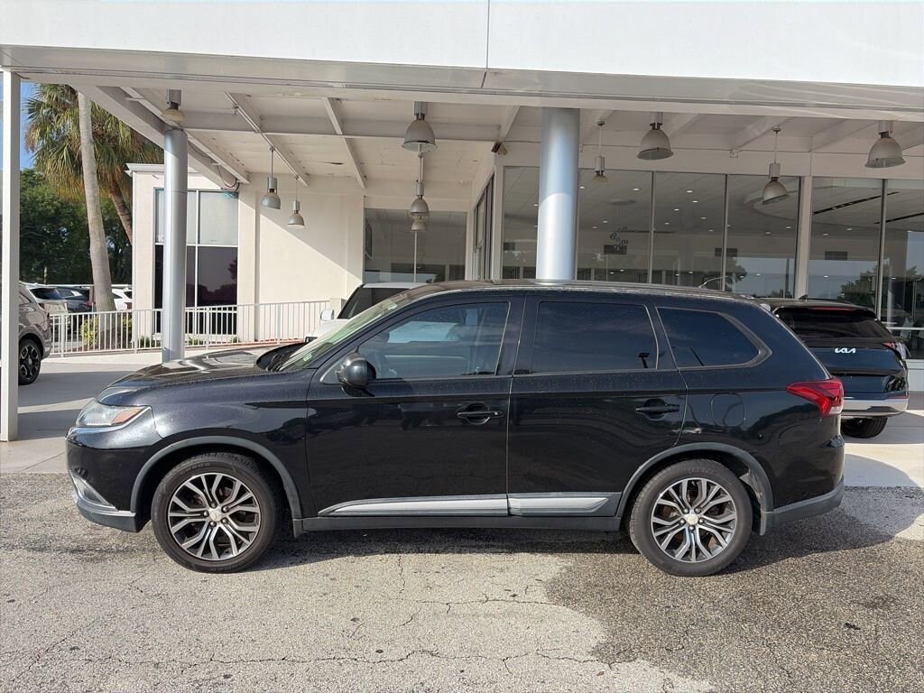 Used 2016 Mitsubishi Outlander ES
