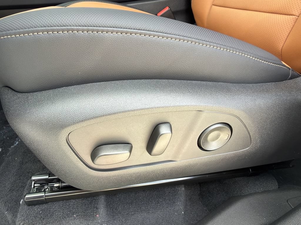 2027 Chevrolet Traverse Z71 - Photo 25