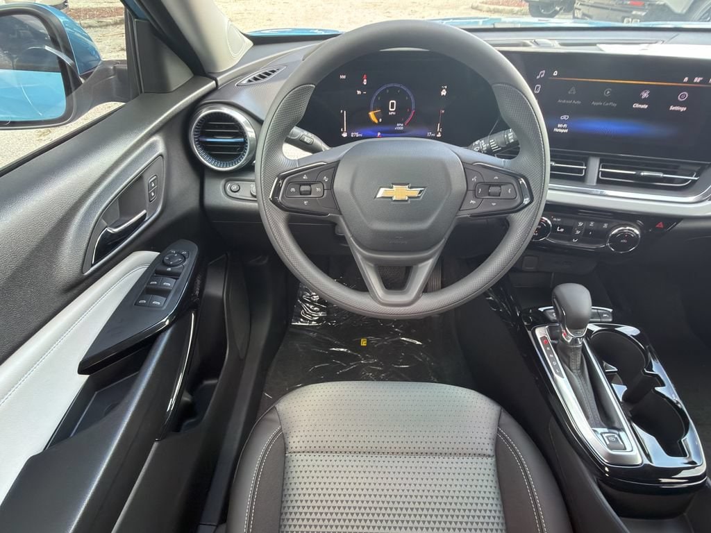 2026 Chevrolet Trax LT - Photo 13