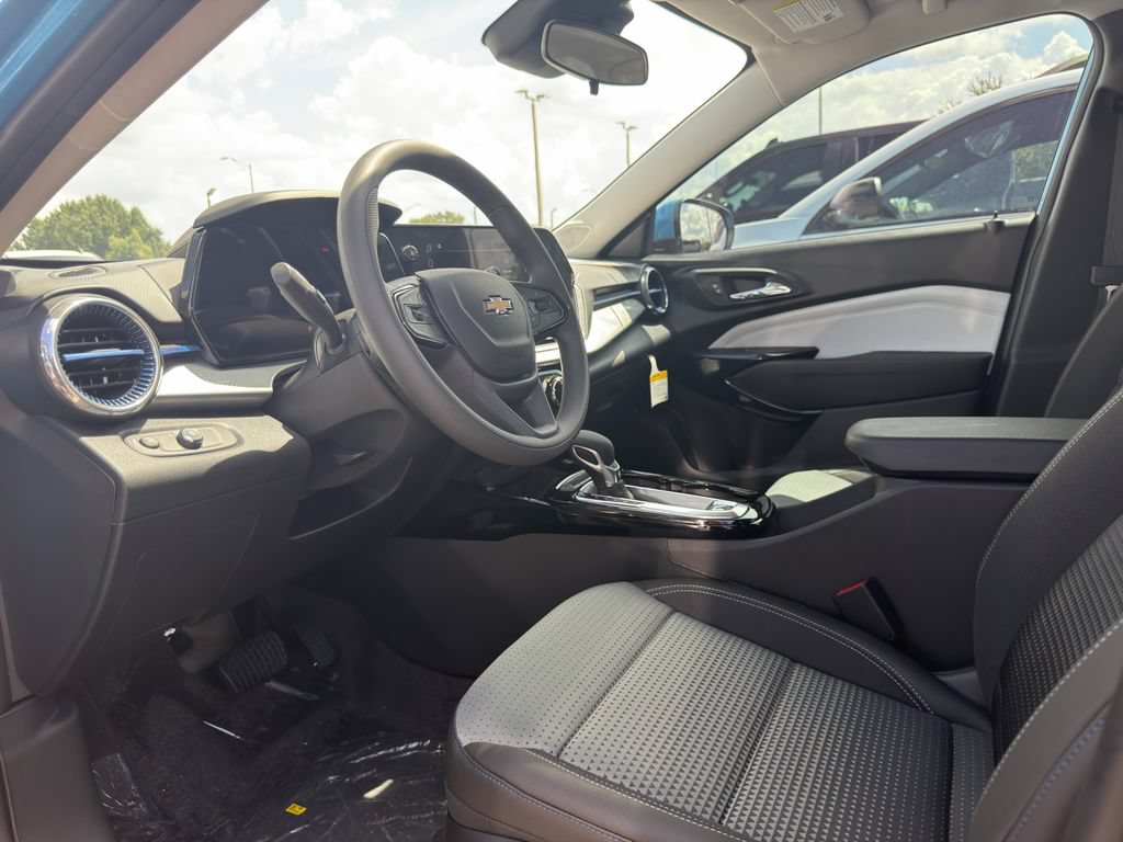 2026 Chevrolet Trax LT - Photo 19