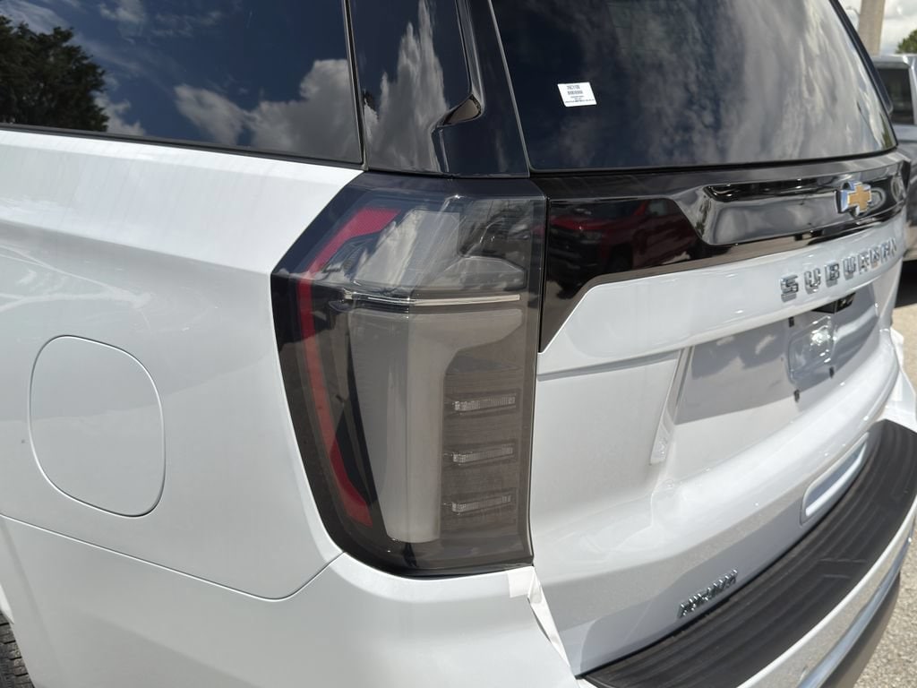 2026 Chevrolet Suburban High Country - Photo 9