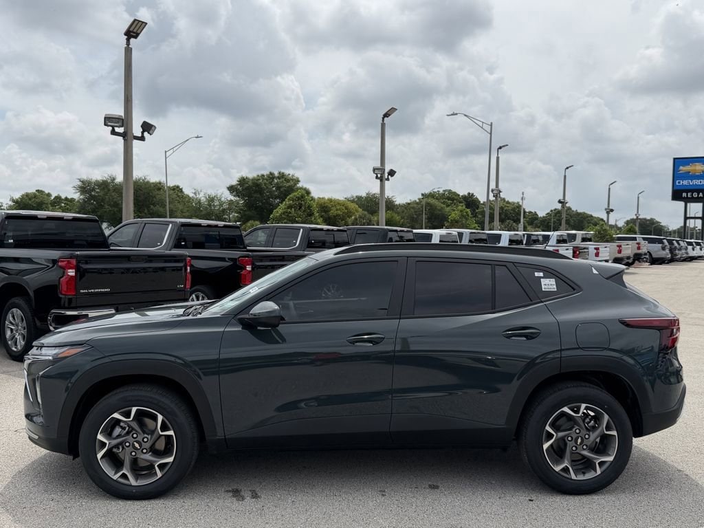 2026 Chevrolet Trax LT - Photo 9