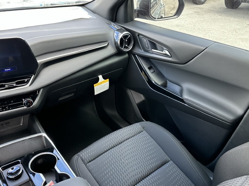 2027 Chevrolet Equinox LT - Photo 13