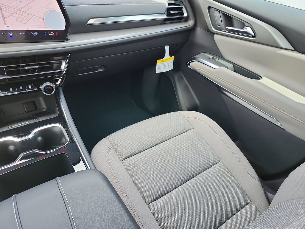 2026 Chevrolet Traverse LT - Photo 16