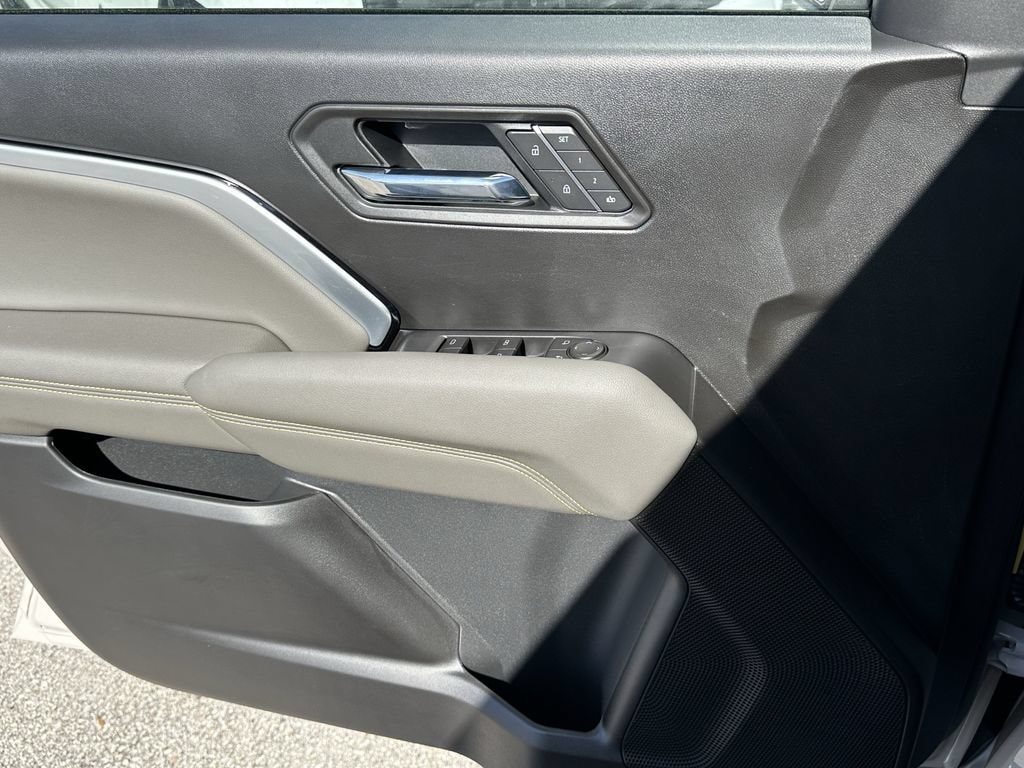 2026 Chevrolet Colorado ZR2 - Photo 18