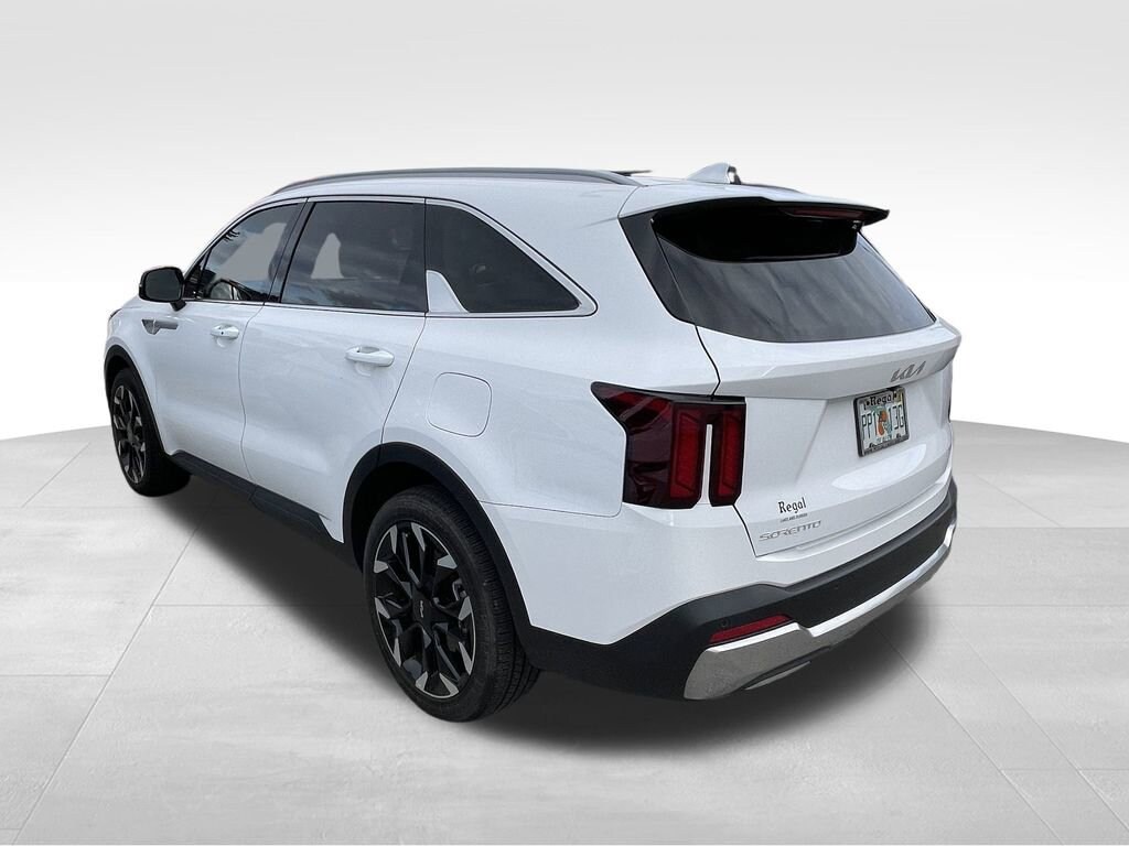 Used 2025 Kia Sorento EX