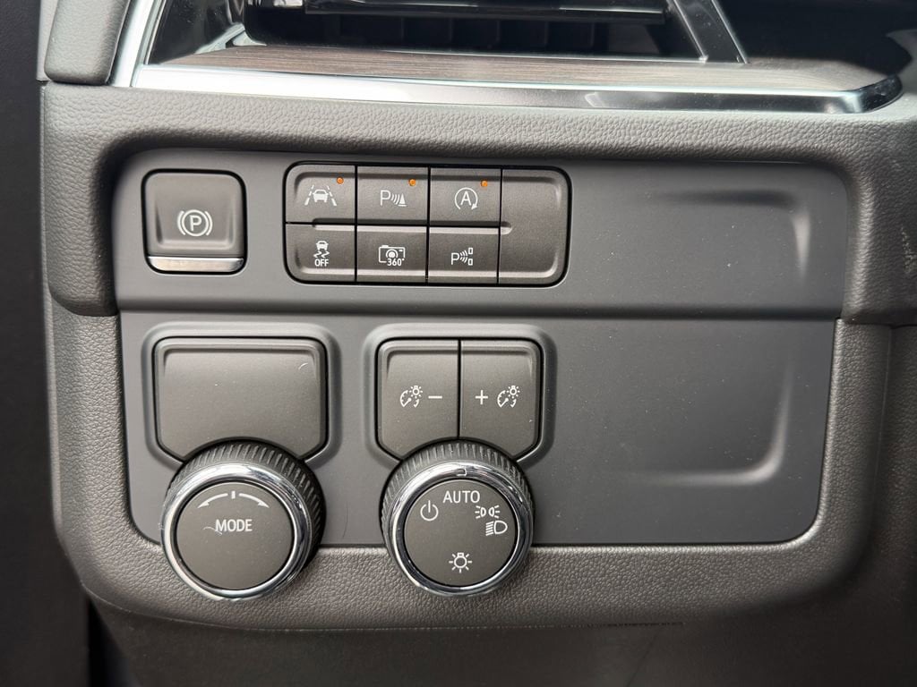 2026 Chevrolet Suburban LS - Photo 19