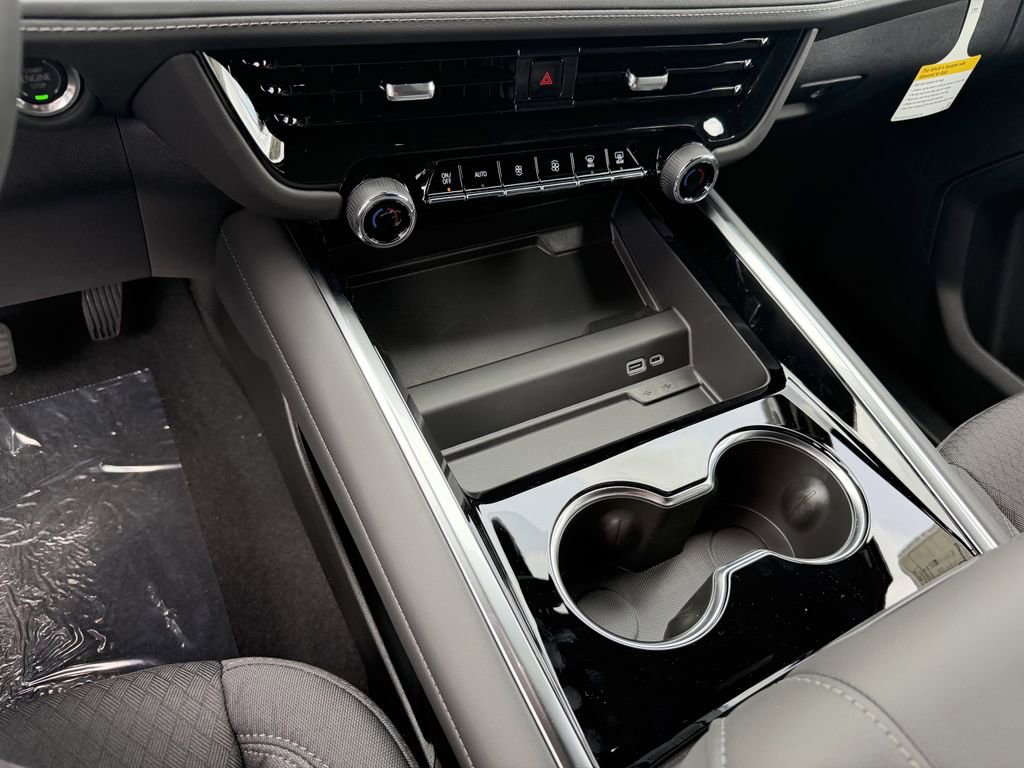 2026 Chevrolet Suburban LS - Photo 22