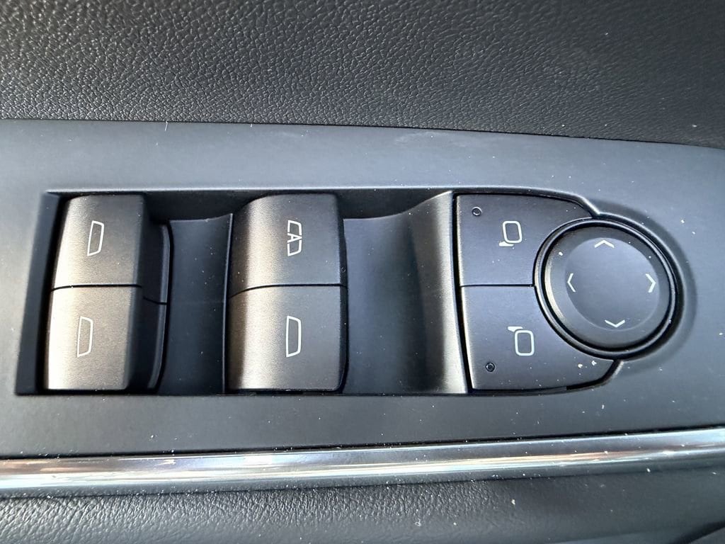 2026 GMC Acadia Elevation - Photo 21