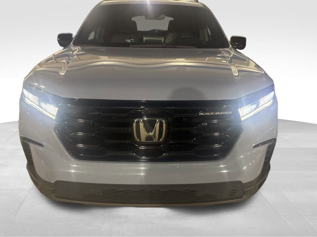 Used 2025 Honda Pilot Black Edition SUV