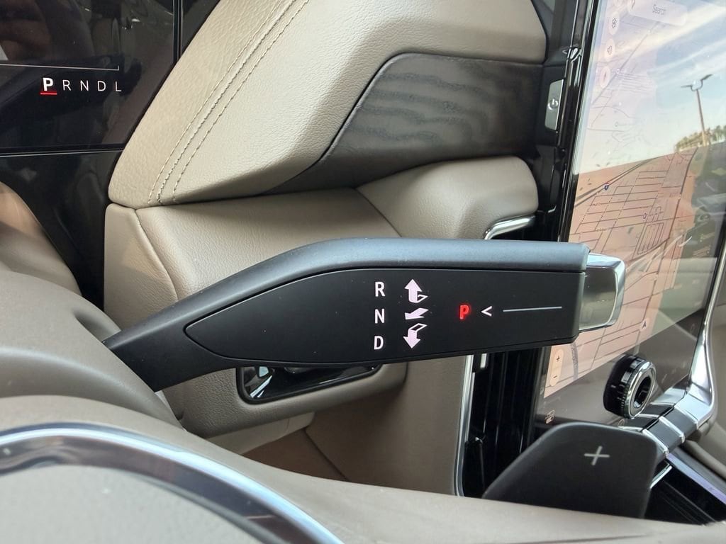 2026 GMC Yukon XL Denali - Photo 28