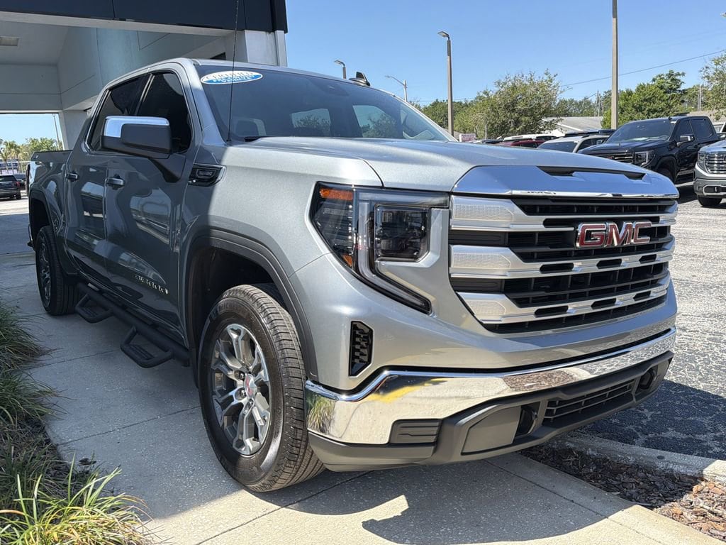 2026 GMC Sierra 4WD Crew Cab Short Box SLE's photo