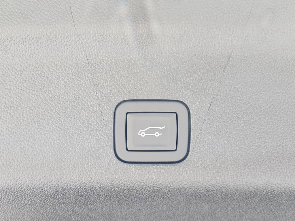 2026 GMC Yukon XL Denali - Photo 11