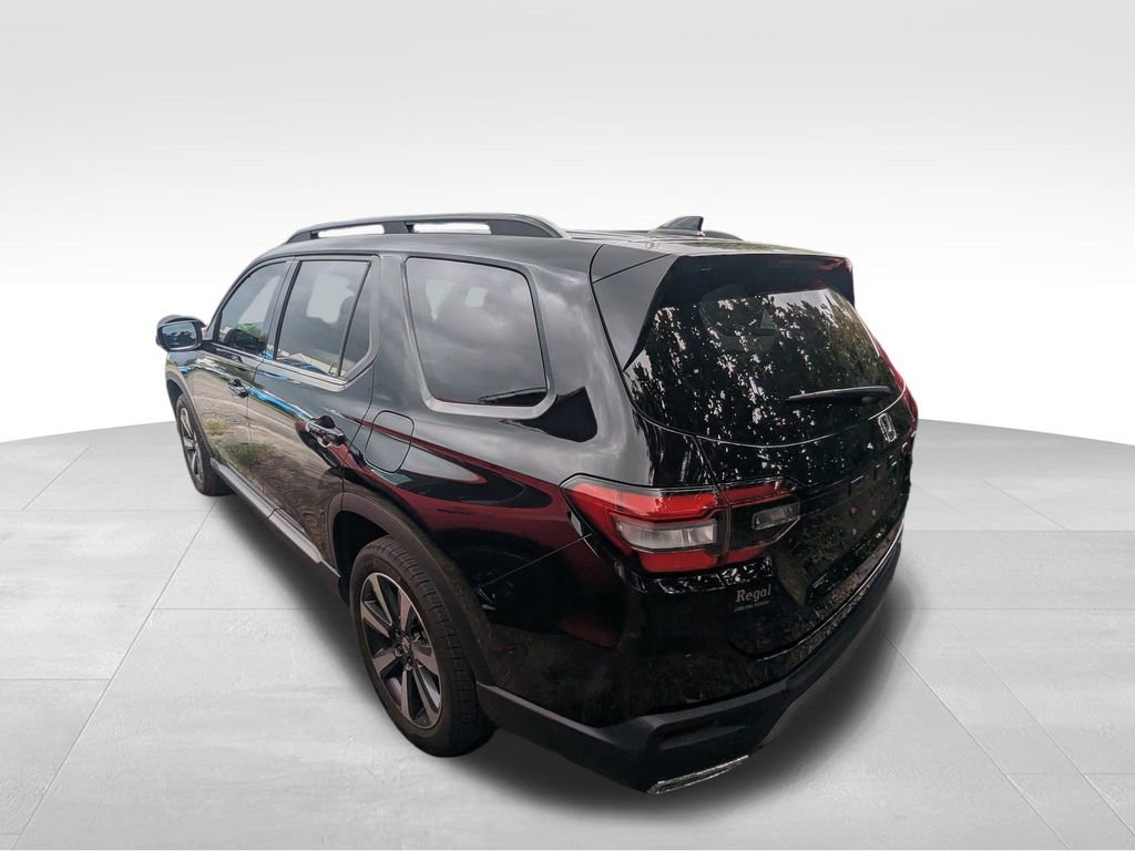 2024 Honda Pilot Touring photo 3