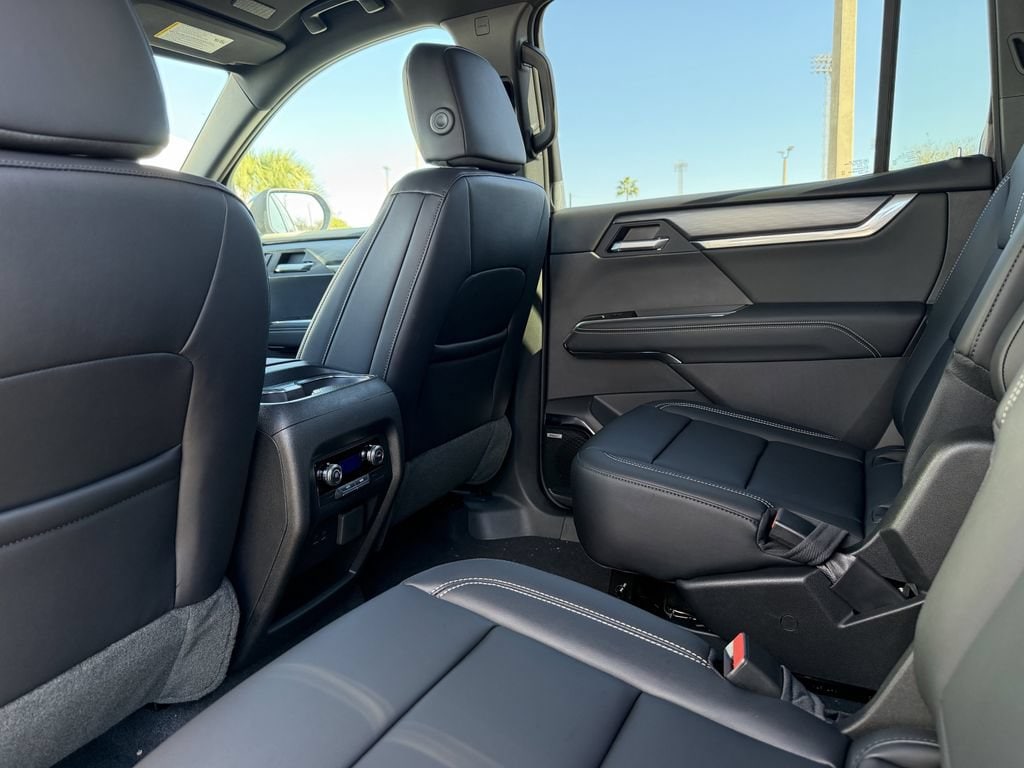2026 GMC Acadia Elevation - Photo 19
