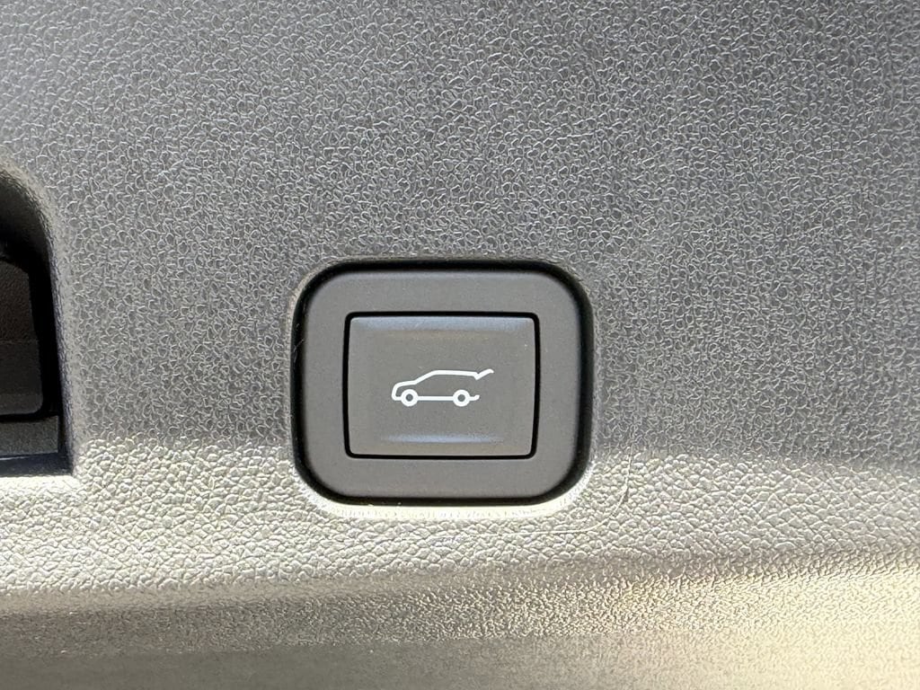 2026 GMC Acadia AT4 - Photo 14