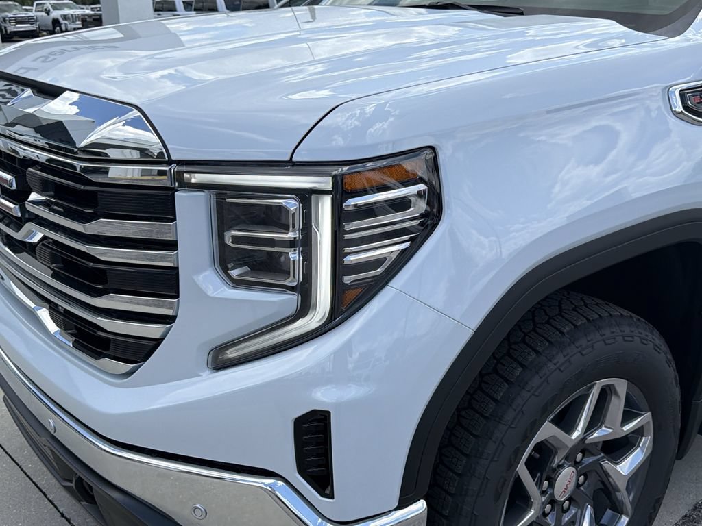 2026 GMC Sierra 1500 SLT - Photo 8