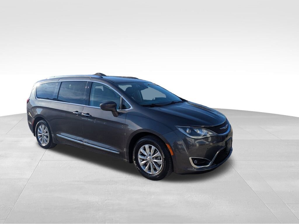 Used 2018 Chrysler Pacifica Touring L Van