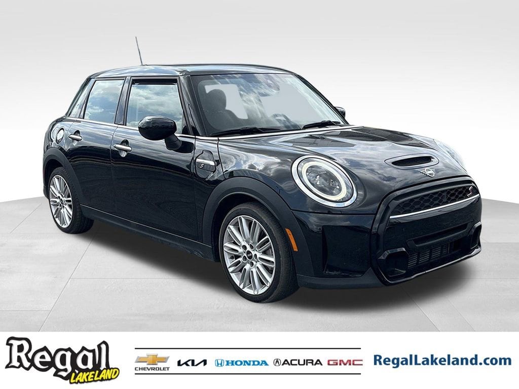 2024 MINI Hardtop 4 Door S's photo