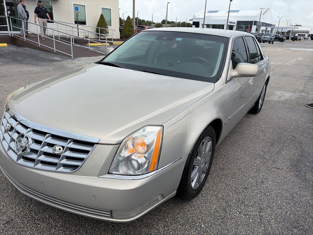 2008 Cadillac DTS Luxury III's photo