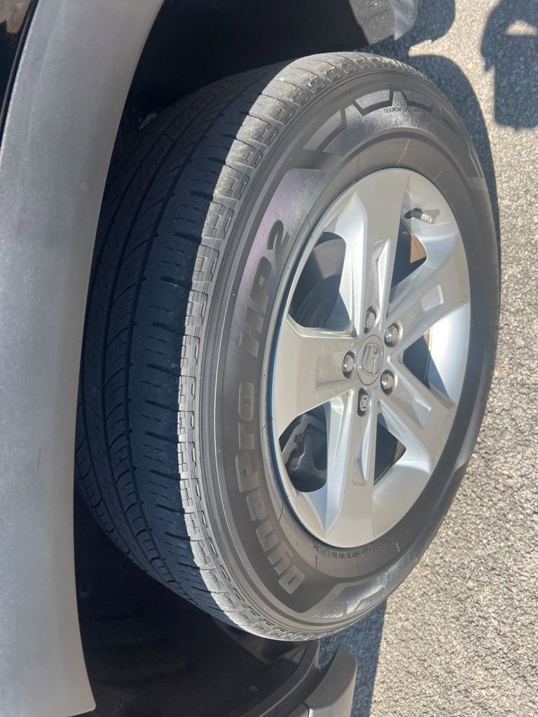 2023 Honda Pilot LX photo 3