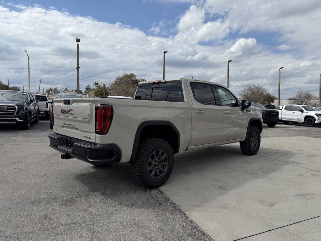 2026 GMC Sierra 1500 AT4X - Photo 4