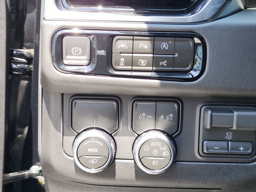 2026 GMC Yukon XL Denali - Photo 24