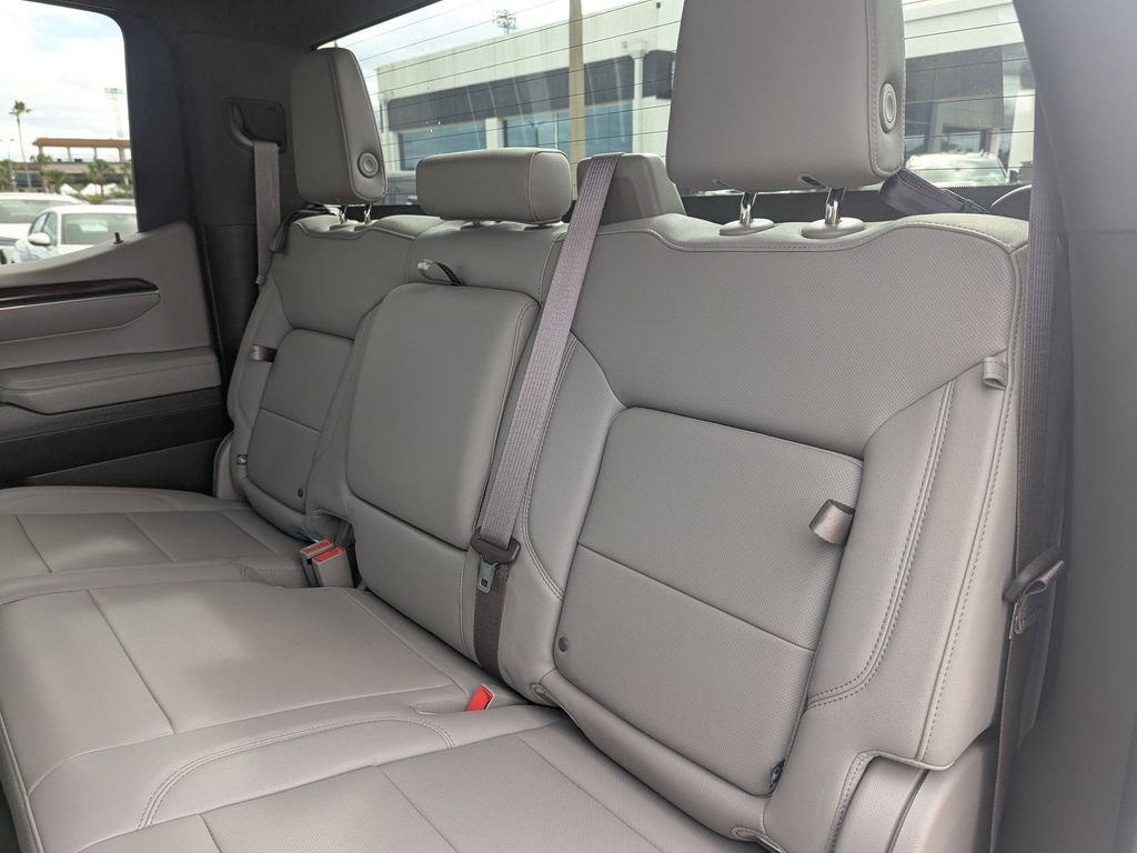 2023 GMC Sierra 1500 SLT - Photo 14
