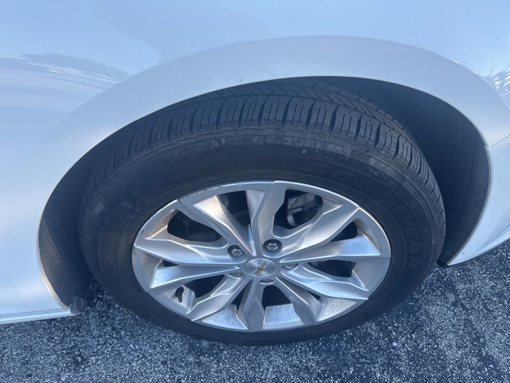 2024 Chevrolet Malibu 1LT photo 4