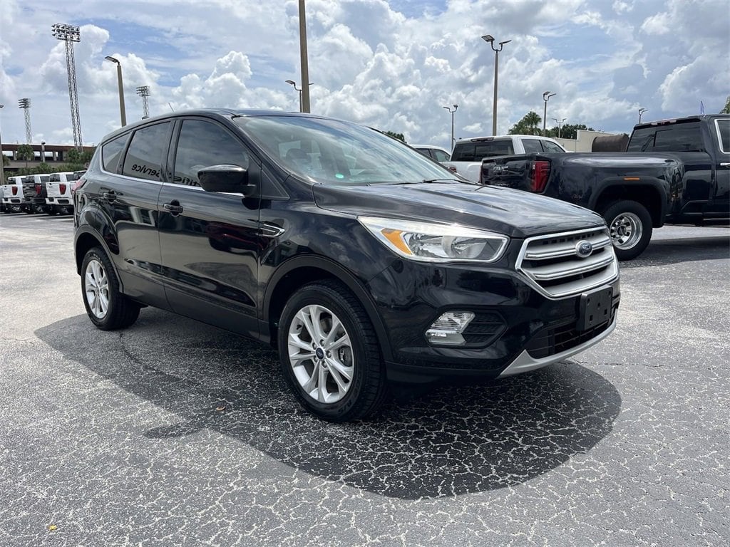 Used 2019 Ford Escape SE with VIN 1FMCU9GD6KUA83584 for sale in Lakeland, FL