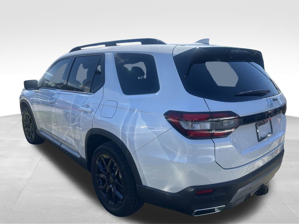 2025 Honda Pilot Touring photo 2